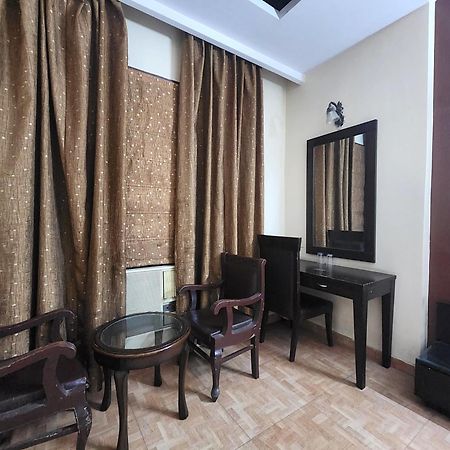 Hotel Mid Town 德里 外观 照片