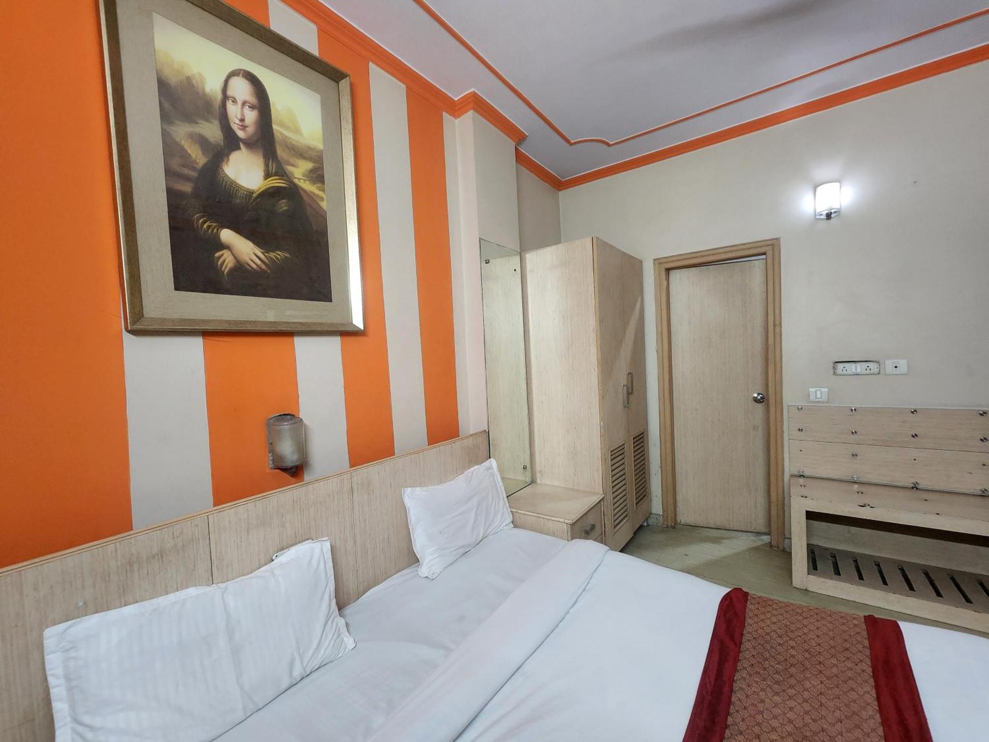 Hotel Mid Town 德里 外观 照片