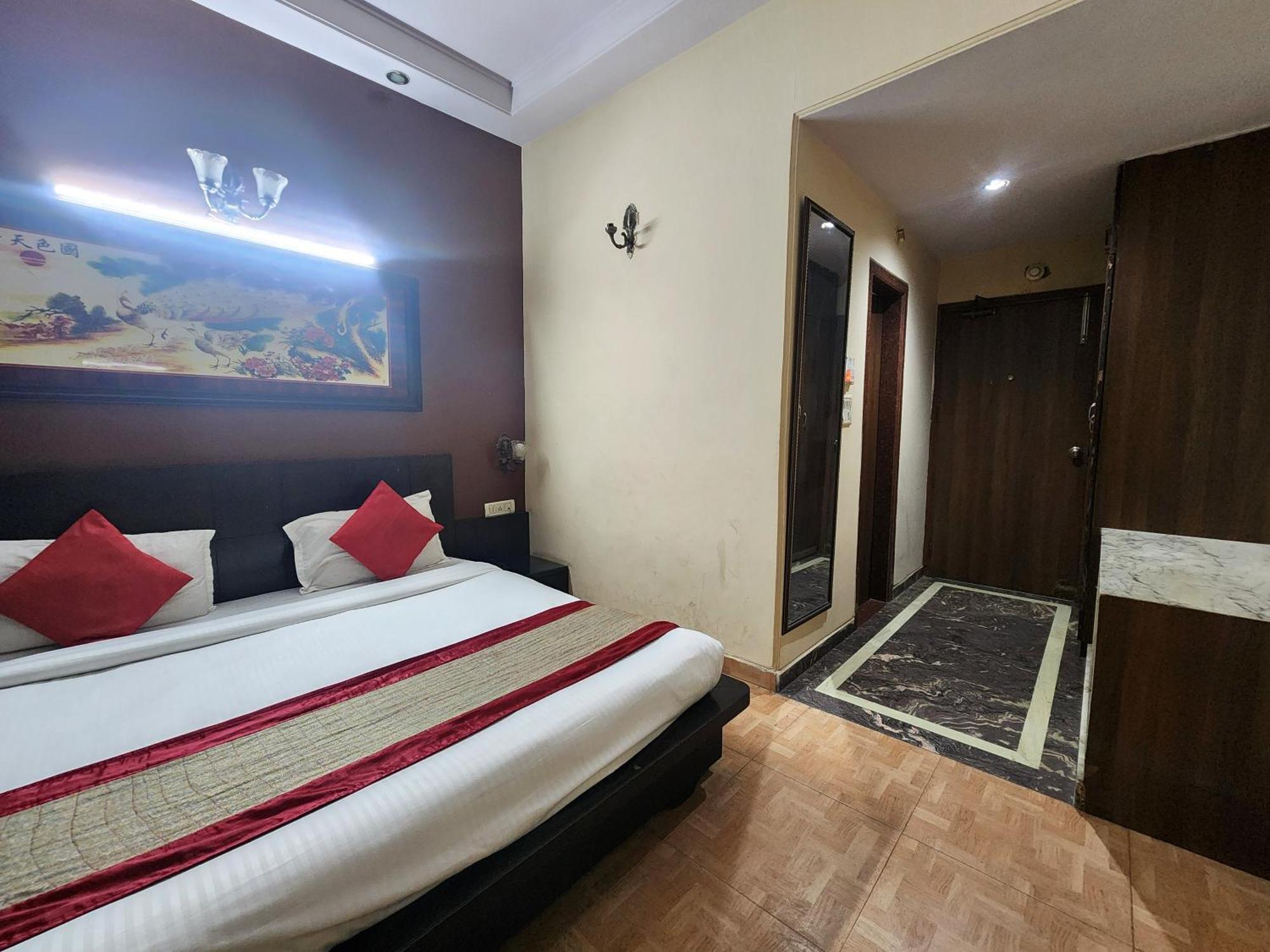 Hotel Mid Town 德里 外观 照片