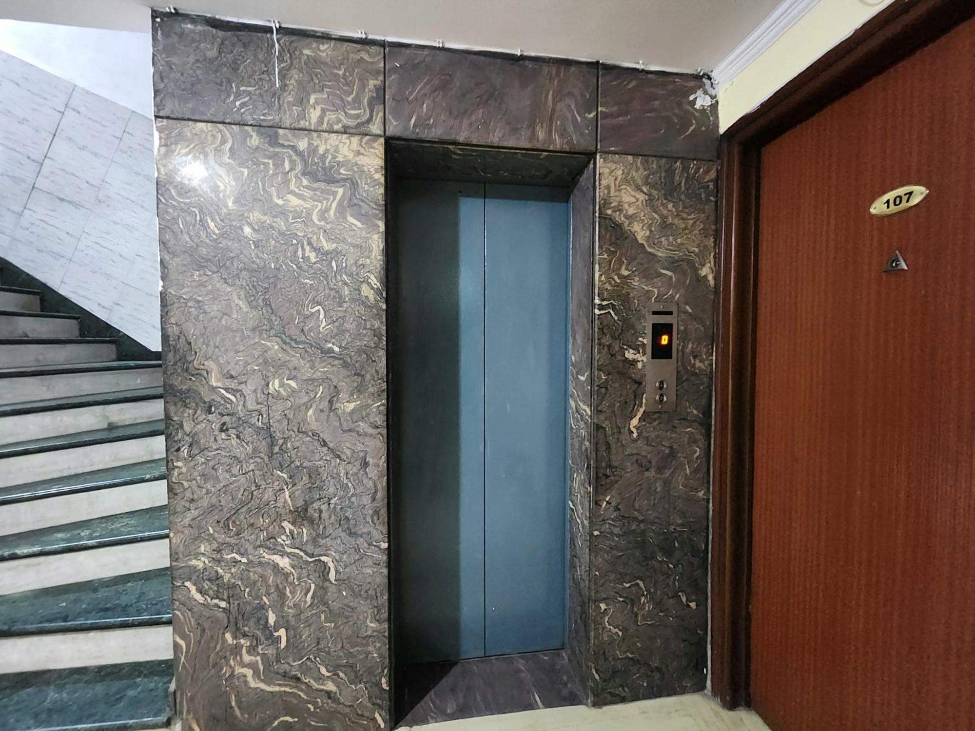 Hotel Mid Town 德里 外观 照片