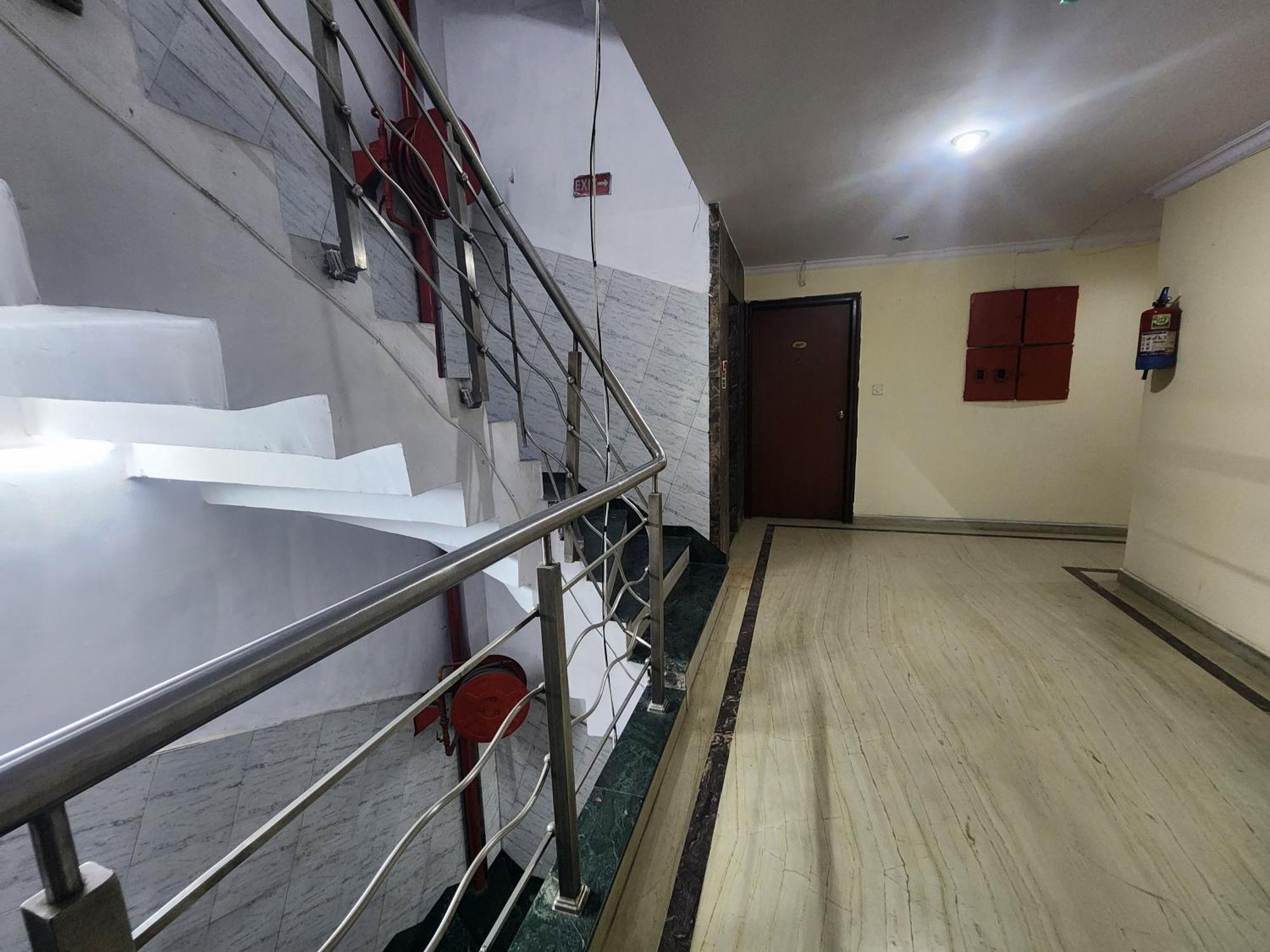 Hotel Mid Town 德里 外观 照片