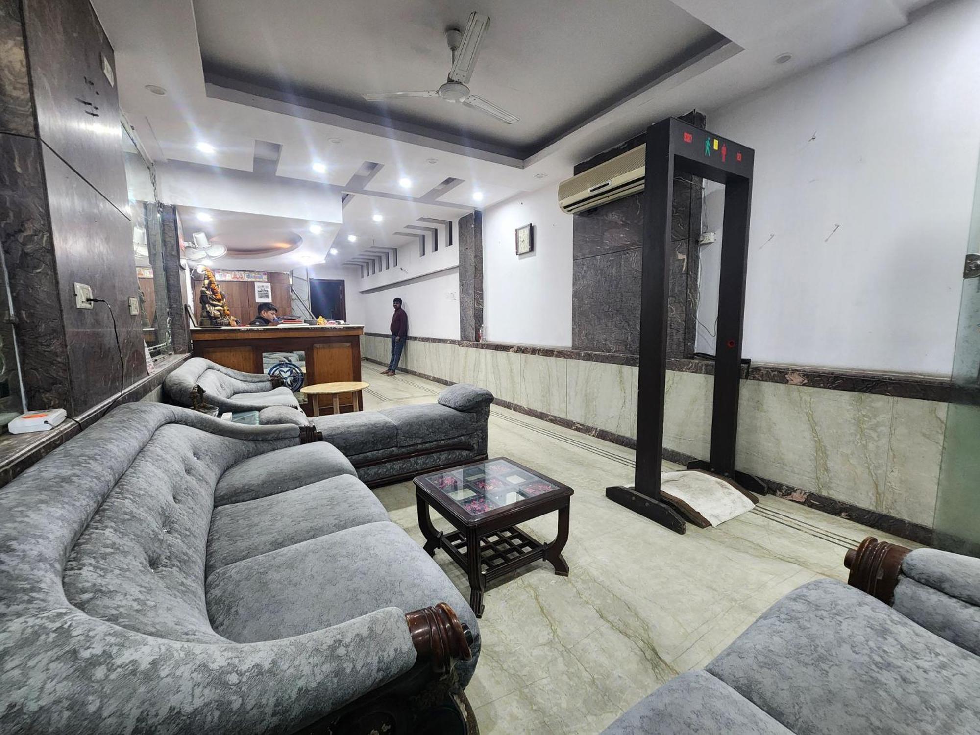 Hotel Mid Town 德里 外观 照片