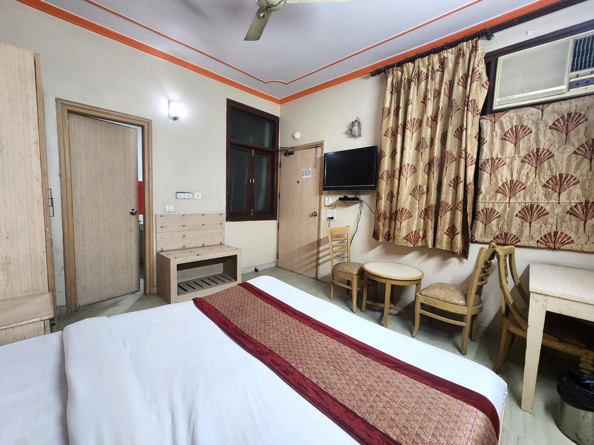 Hotel Mid Town 德里 外观 照片
